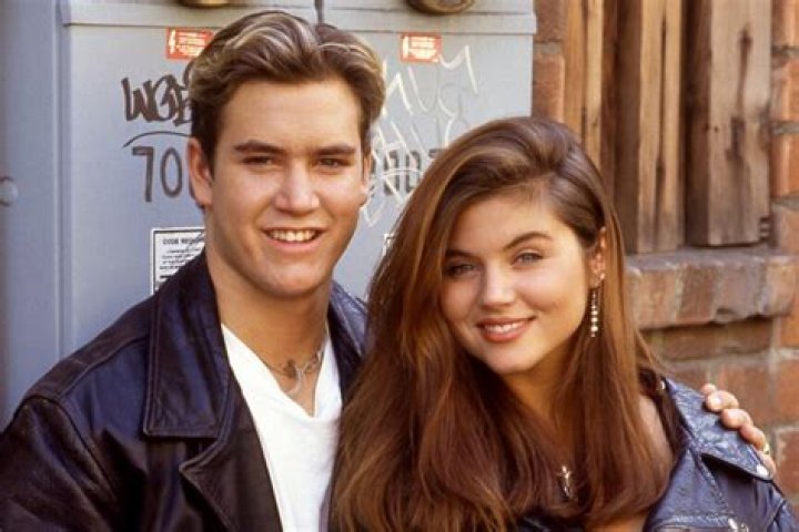 Unraveling Tiffani Thiessen's Relationships: Behind The Headlines